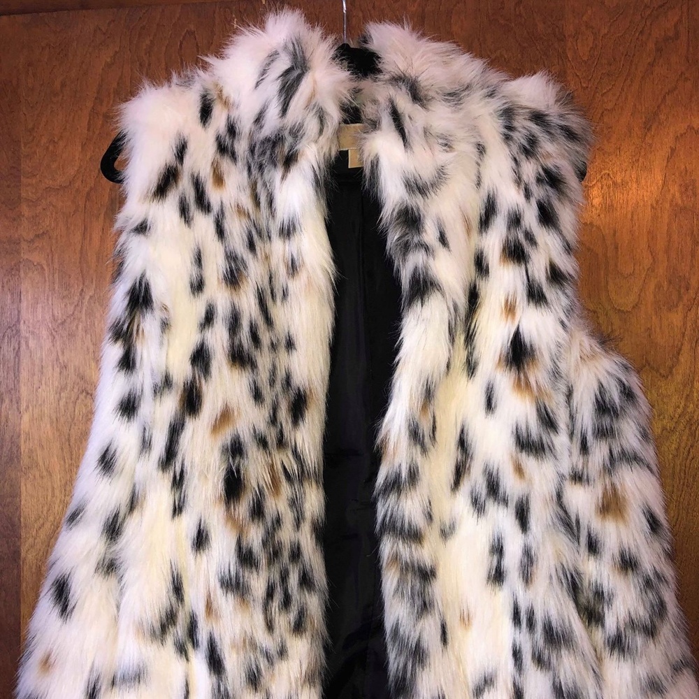 Faux Fur vest, Michael Kors, animal print